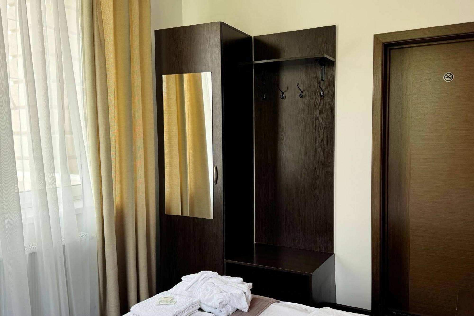 Shelter Hotel Kijów Zewnętrze zdjęcie