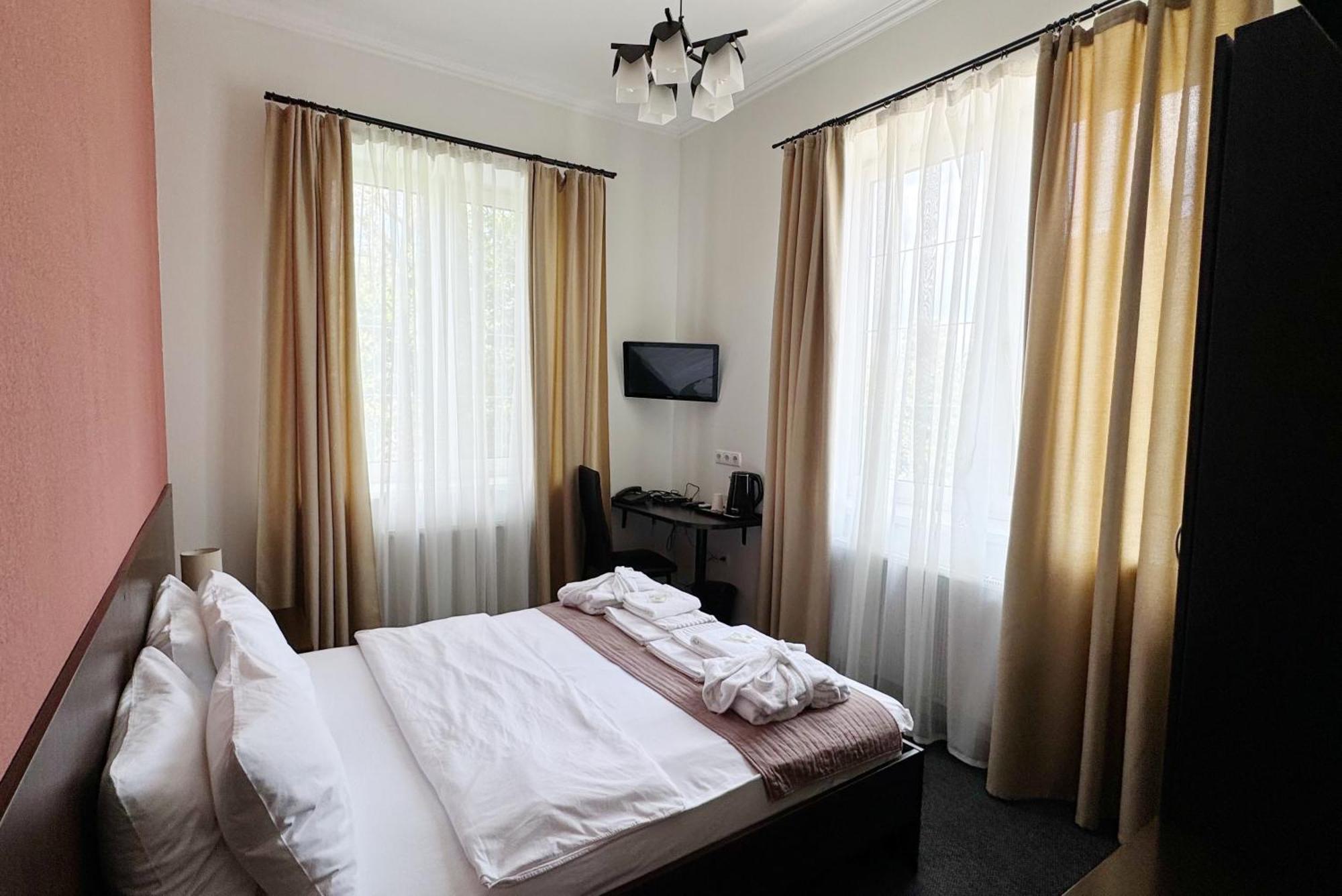 Shelter Hotel Kijów Zewnętrze zdjęcie