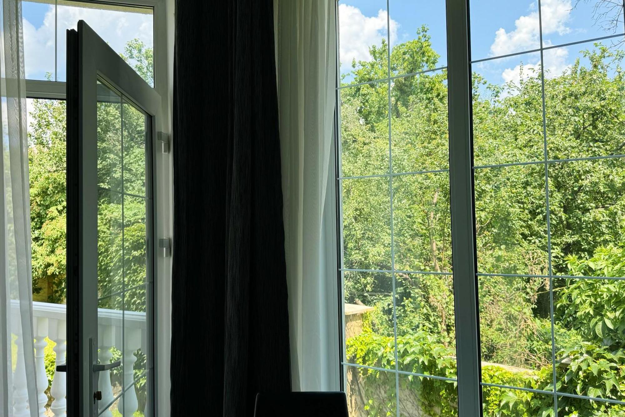 Shelter Hotel Kijów Zewnętrze zdjęcie