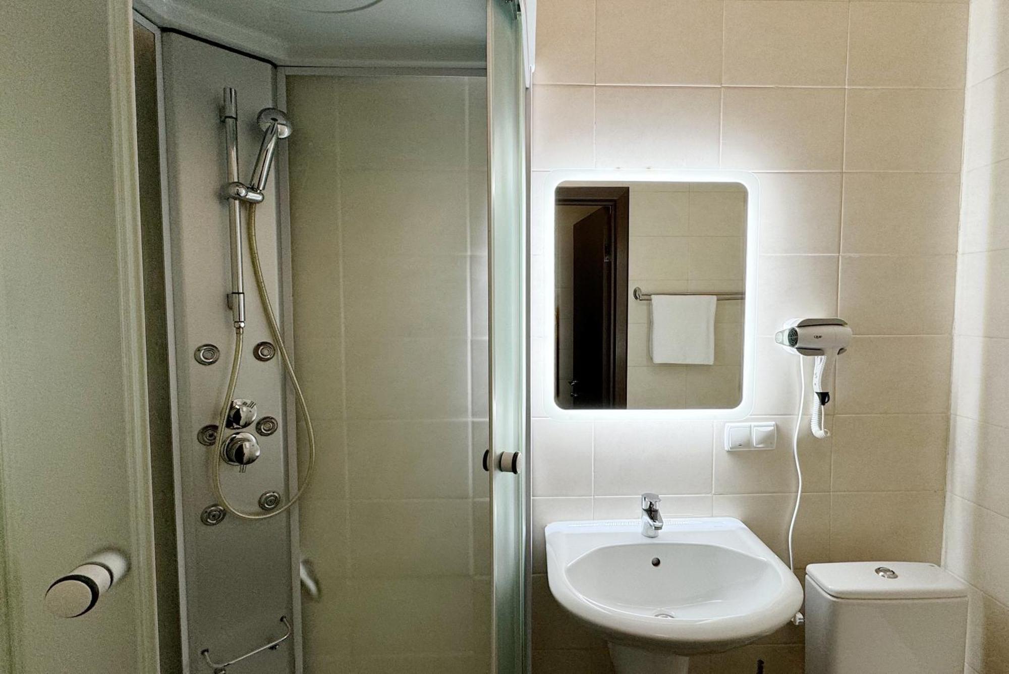 Shelter Hotel Kijów Zewnętrze zdjęcie