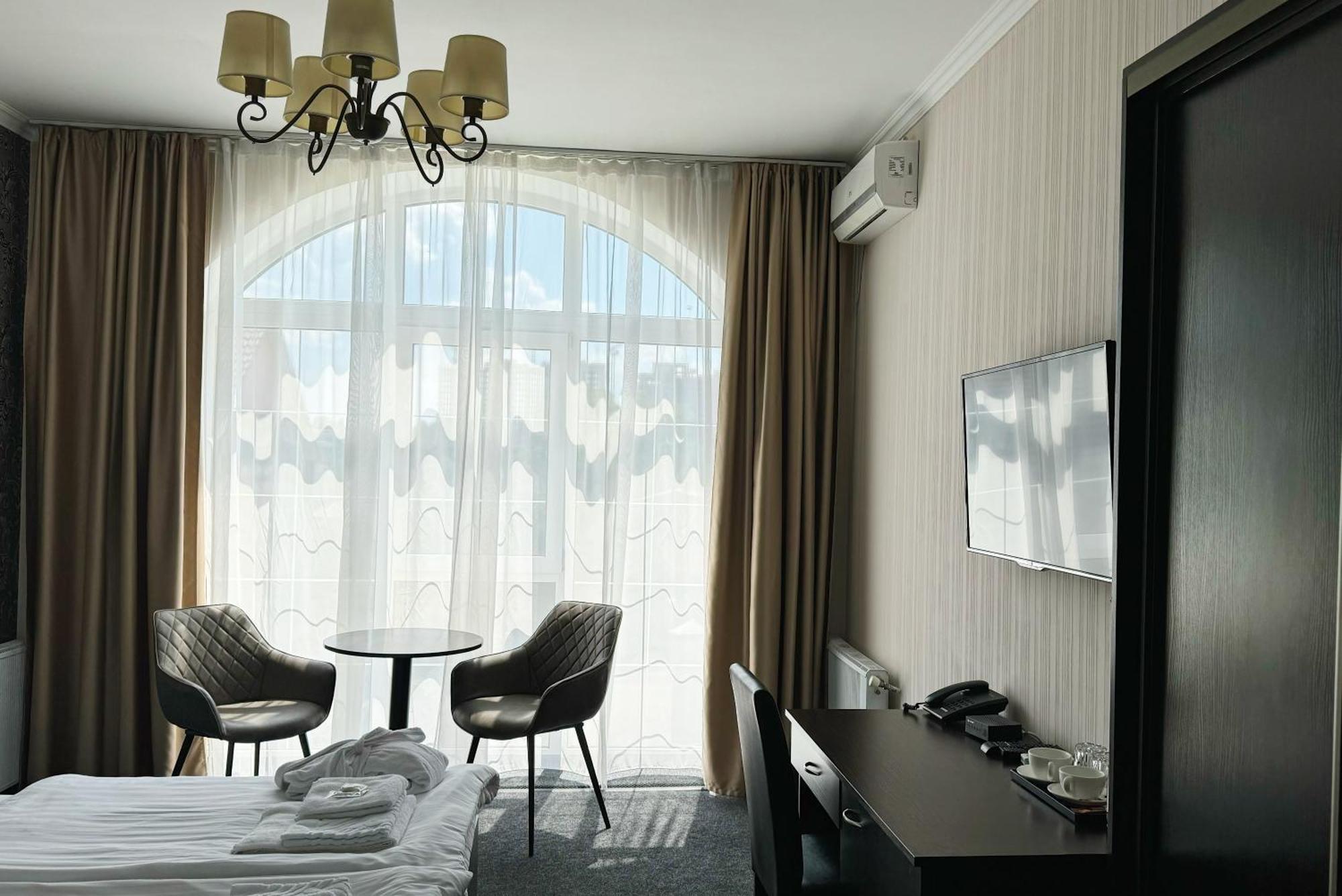 Shelter Hotel Kijów Zewnętrze zdjęcie