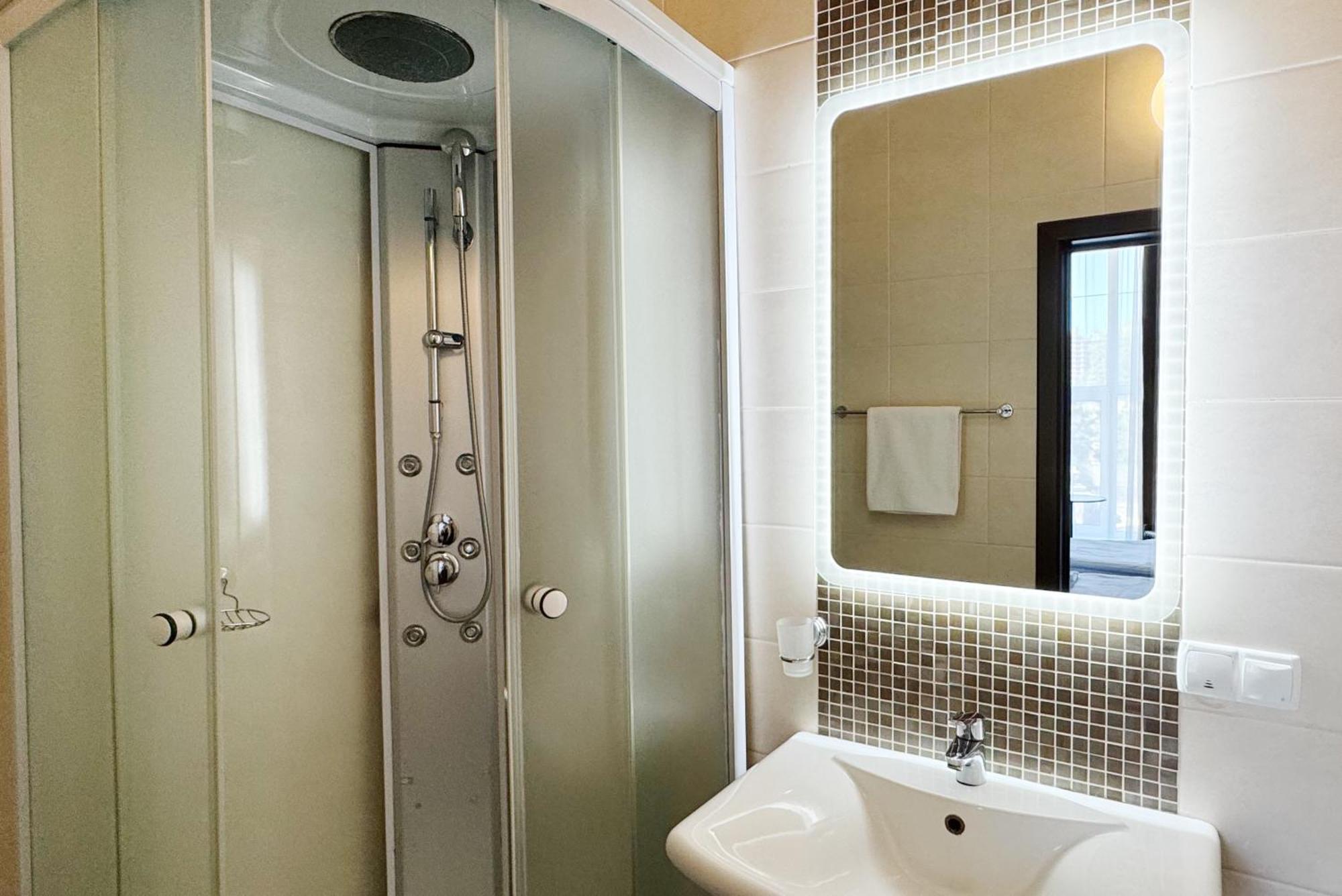 Shelter Hotel Kijów Zewnętrze zdjęcie