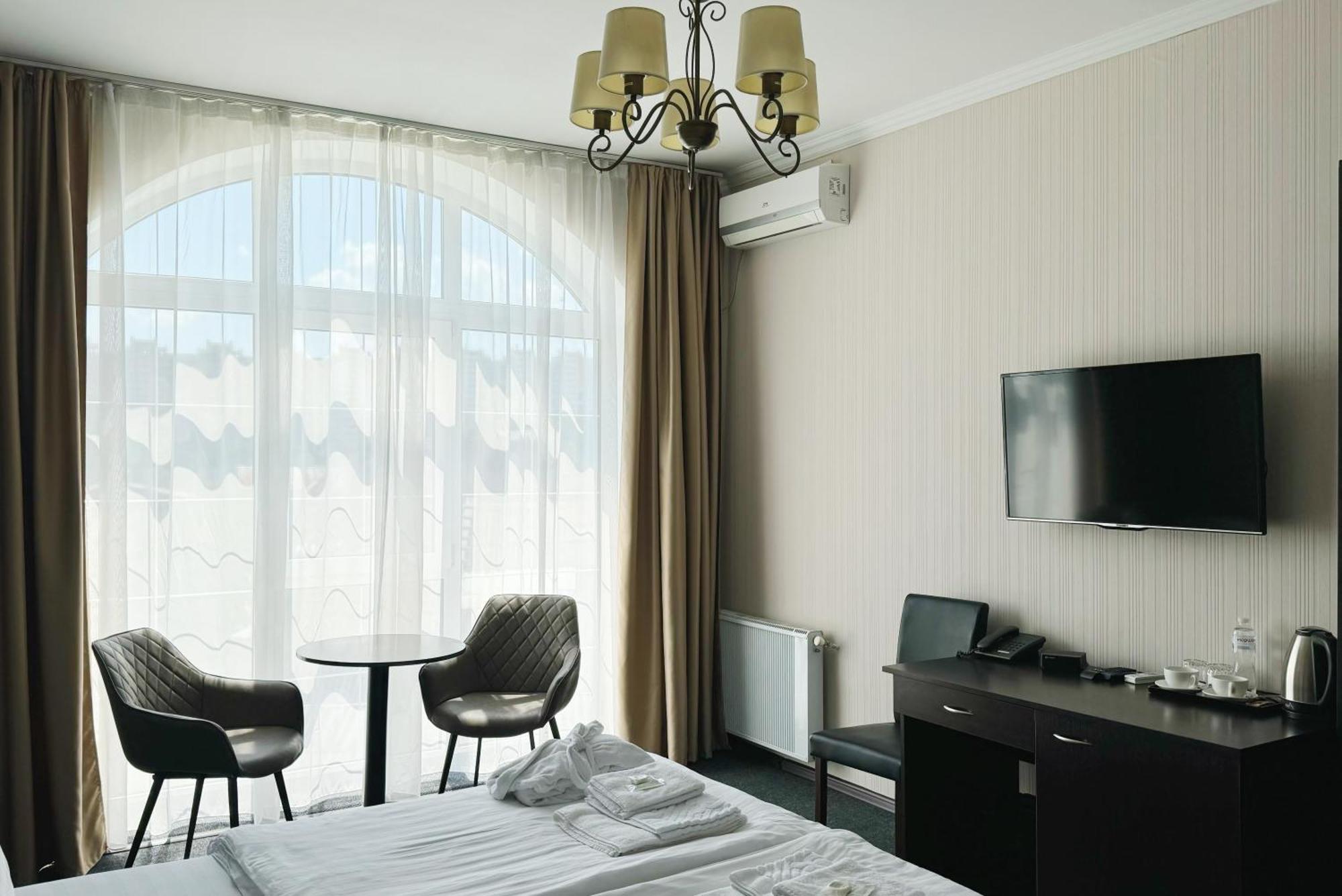 Shelter Hotel Kijów Zewnętrze zdjęcie
